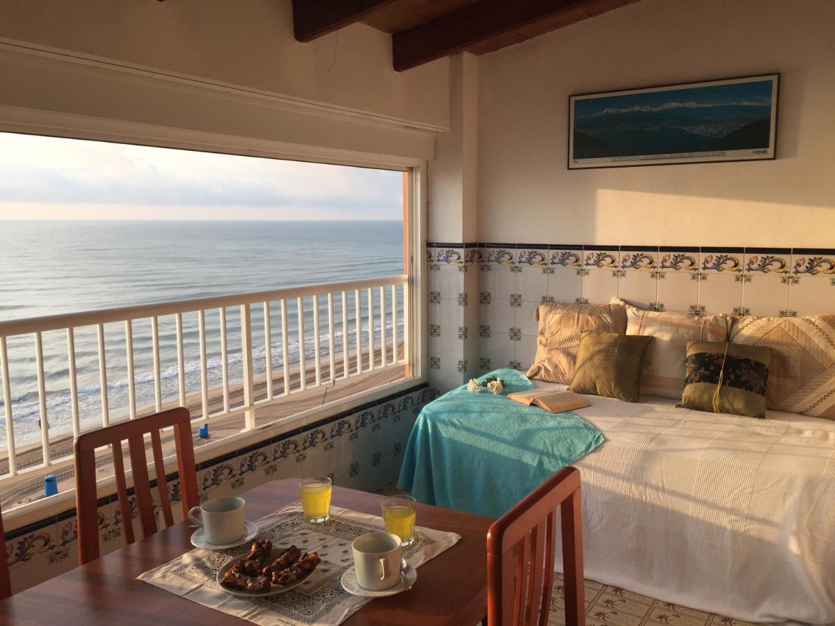 Beachfront And Bright Apartment Mareny Barraquetas エクステリア 写真